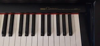 Piano Digital Yamaha Clavinova CLP-123