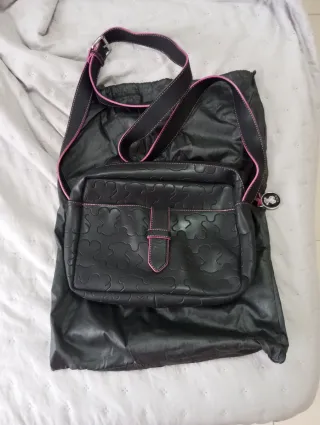Bolso bandolera Tous negro y rosa