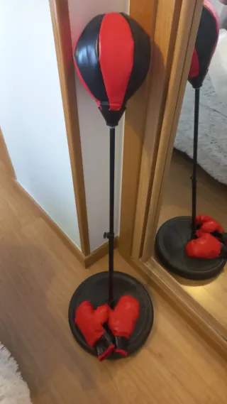 Pack infantil boxeo: guantes y punching