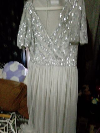 Vestido fiesta plateado semi largo