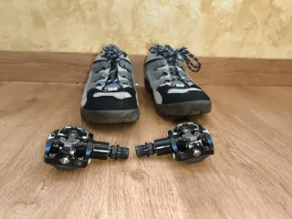 Zapatillas con calas n 42 y Pedales Automáticos