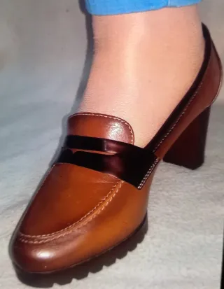 Zapatos de tacón marrones y talla 38,negociable