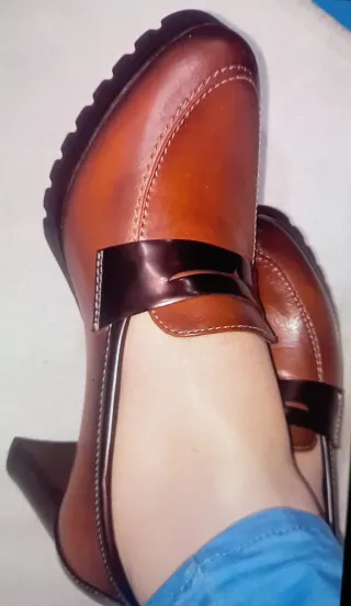 Zapatos de tacón marrones y talla 38,negociable