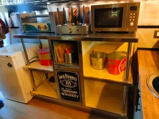Mueble cafetero acero inoxidable.