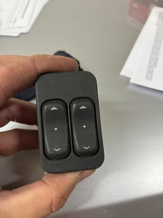 Botón elevalunas Opel Combo C / Corsa
