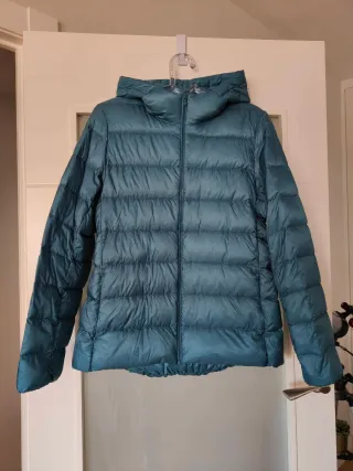 Parka plumas ultraligera con capucha