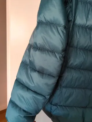 Parka plumas ultraligera con capucha