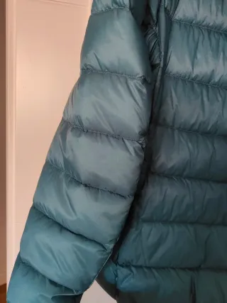 Parka plumas ultraligera con capucha