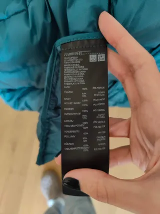 Parka plumas ultraligera con capucha