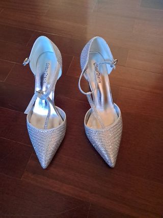 Zapatos de tacón plateados Colour Cherie