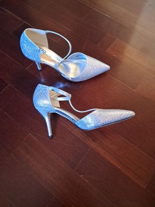 Zapatos de tacón plateados Colour Cherie