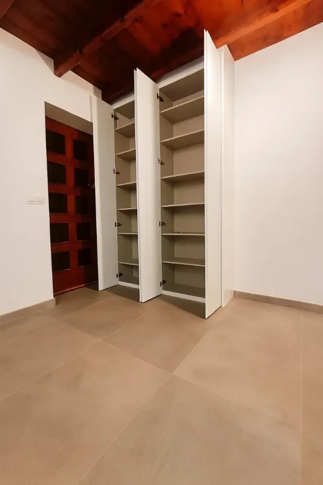 ARMARIO BAJO ESCALERA A MEDIDA