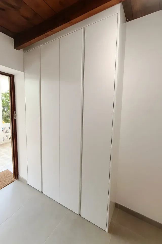 ARMARIO BAJO ESCALERA A MEDIDA