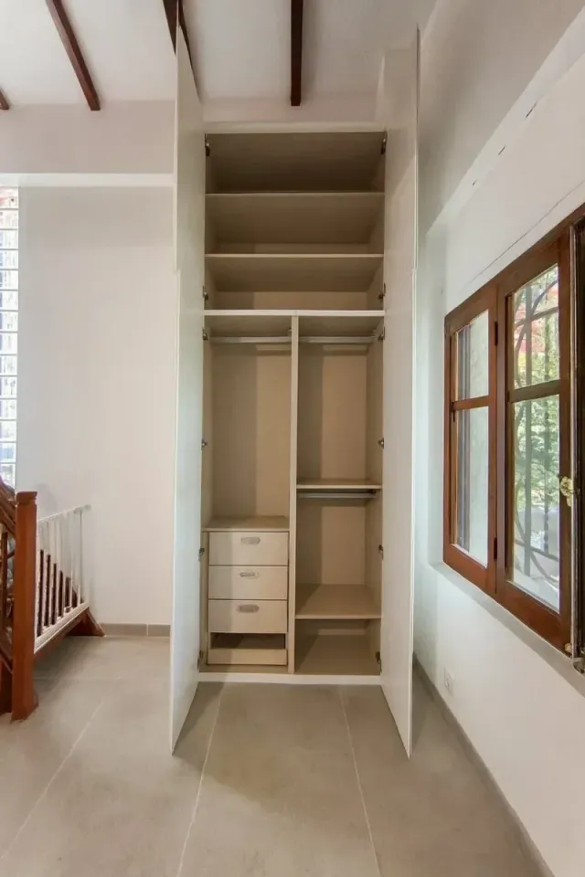 ARMARIO BAJO ESCALERA A MEDIDA