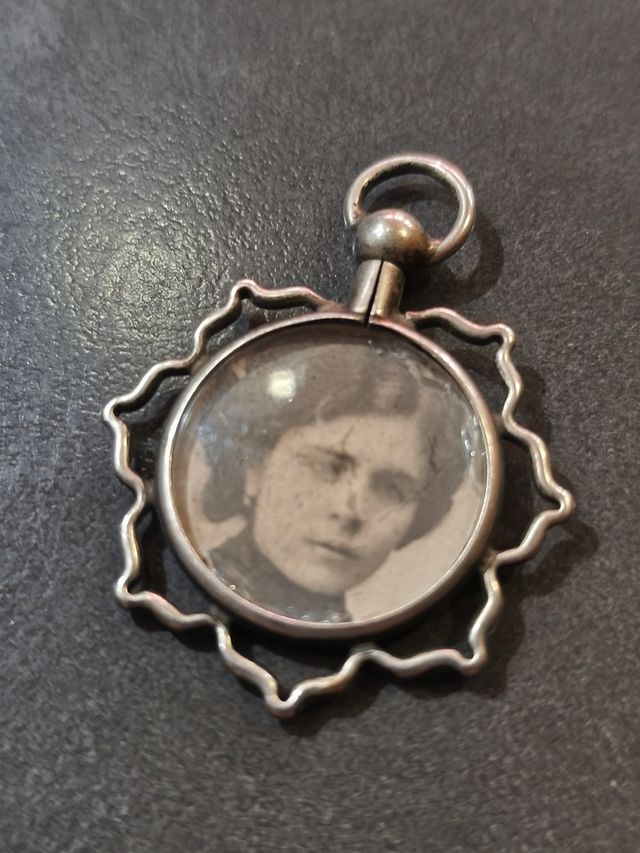 Ciondolo antico con foto