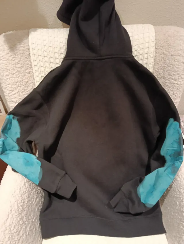 Sudadera Negra Mona Lisa Pull and Bear