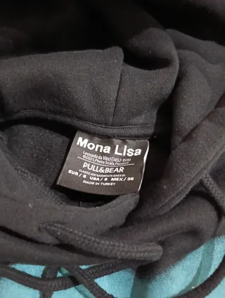 Sudadera Negra Mona Lisa Pull and Bear