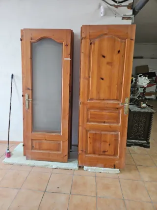 Puertas macizas de pino