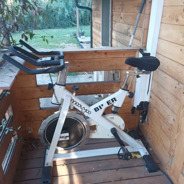 Bicicleta Estática Moovyo BI' ER Blanca