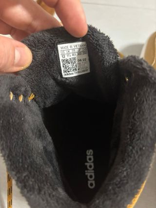 Zapatillas Adidas Marrones y Negras