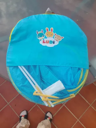 Tienda de playa Ludi con protección solar