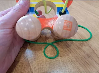 Gato de madera con ábaco