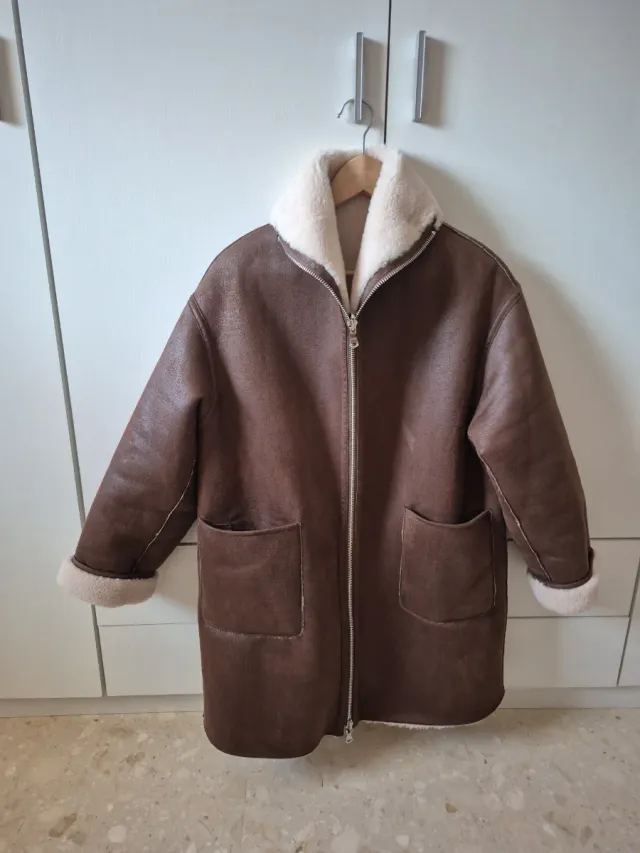 Abrigo marrón con forro de borreguito