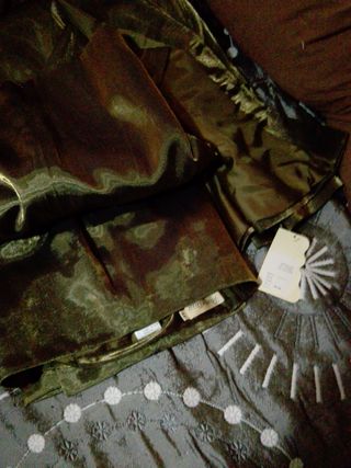 Conjunto de fiesta dorado y verde