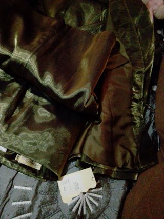 Conjunto de fiesta dorado y verde