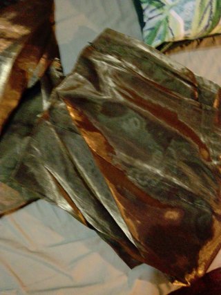 Conjunto de fiesta dorado y verde