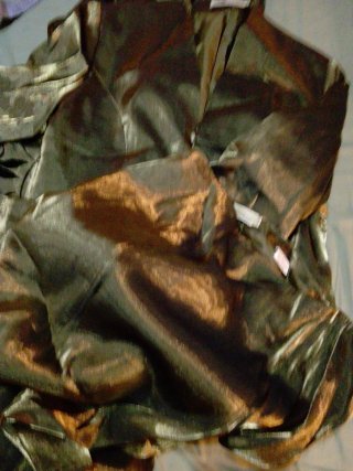 Conjunto de fiesta dorado y verde