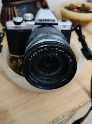 Olympus OM-D E-M10 Mark II + Obiettivo