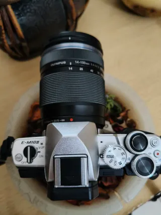 Olympus OM-D E-M10 Mark II + Obiettivo