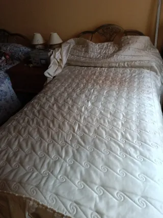 Edredón floral rosa y azul