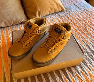 Botas Globe Marrones/Amarillas