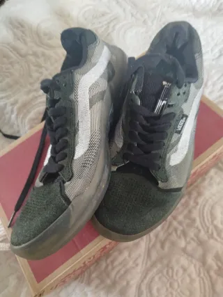 Zapatillas Vans Mujer Gris y blanco