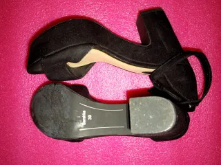 Sandalias Bershka tacón plataforma negras