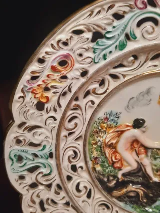 Piatto Capodimonte Porcellana Decorato Parete