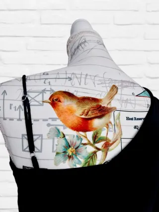 Top asimetrico Stradivarius Talla Xs