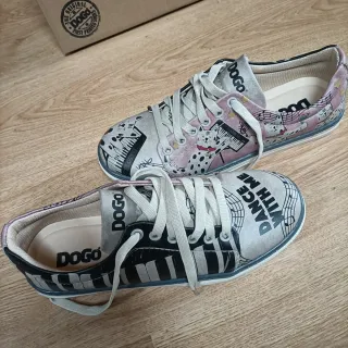 Zapatillas DOGO Piel Vegana Sin Estrenar