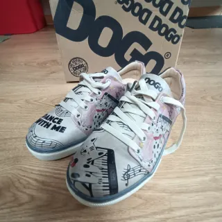 Zapatillas DOGO Piel Vegana Sin Estrenar