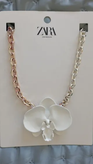 Collar Zara Flor Blanca y Cadena Mixta