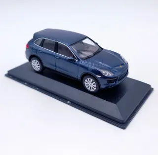 PORSCHE CAYENNE S HYBRID 1:43 MINICHAMPS