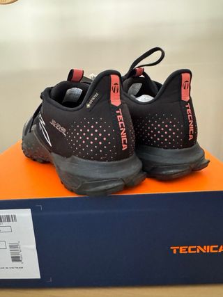 Zapatillas de montaña Tecnica Gore-Tex Negras