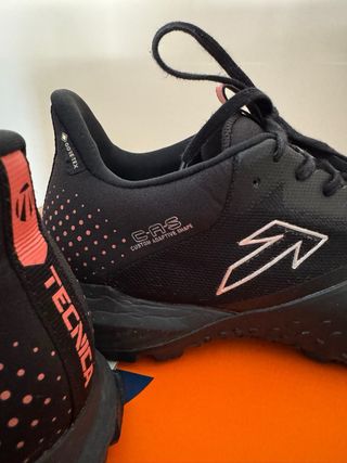 Zapatillas de montaña Tecnica Gore-Tex Negras