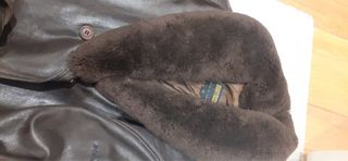 Abrigo de piel marrón