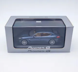 PORSCHE PANAMERA 4S 1:43 MINICHAMPS