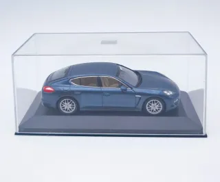 PORSCHE PANAMERA 4S 1:43 MINICHAMPS