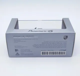 PORSCHE PANAMERA 4S 1:43 MINICHAMPS