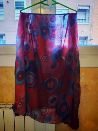 Chal granate con estampado circular